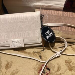 1x Steve Madden Cream and Tan Clutch